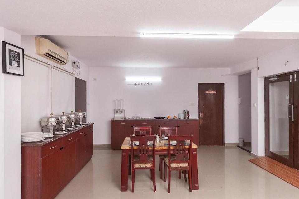 Comfort Suites Shollinganallur Hotel