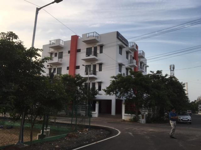 Comfort Suites Shollinganallur 3*